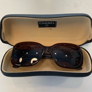 Women’s Chanel sunglasses